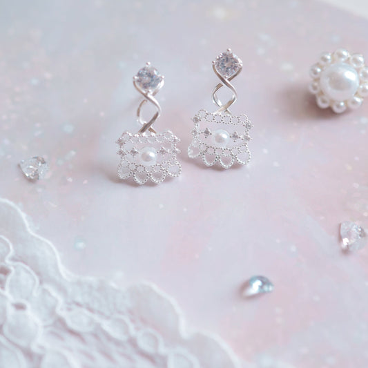 Ballet Lace Pearl ピアス/イヤリング