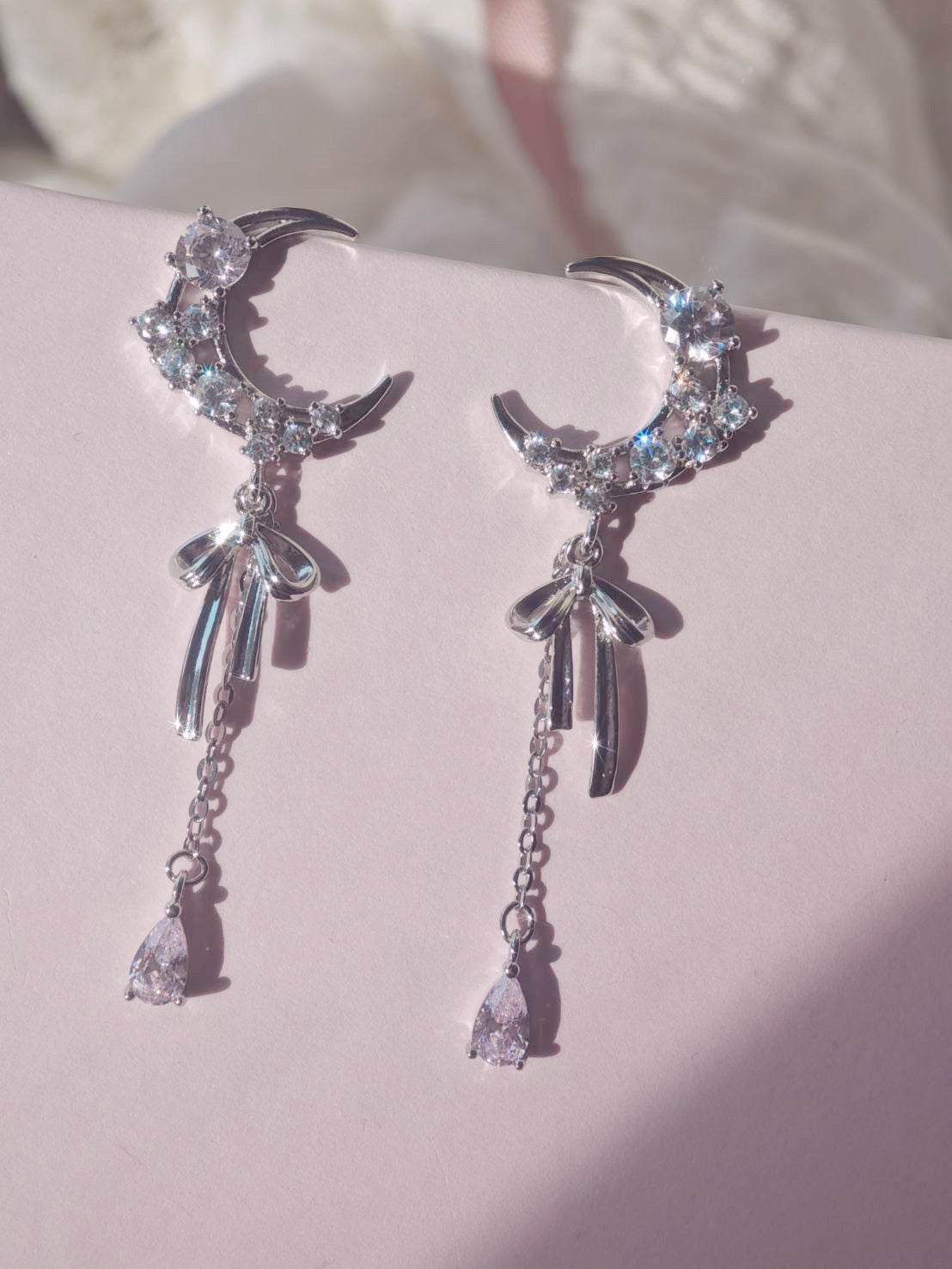 lunar ribbon ピアス
