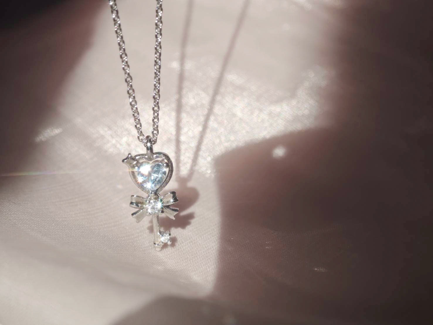 Ribbon Heart Key ネックレス