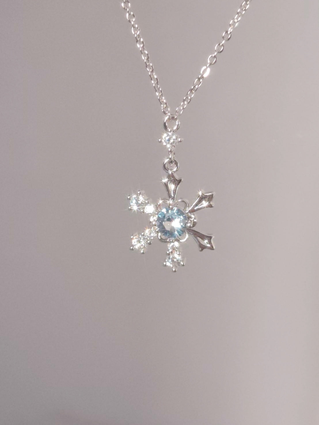 Frozen Snowflake ネックレス