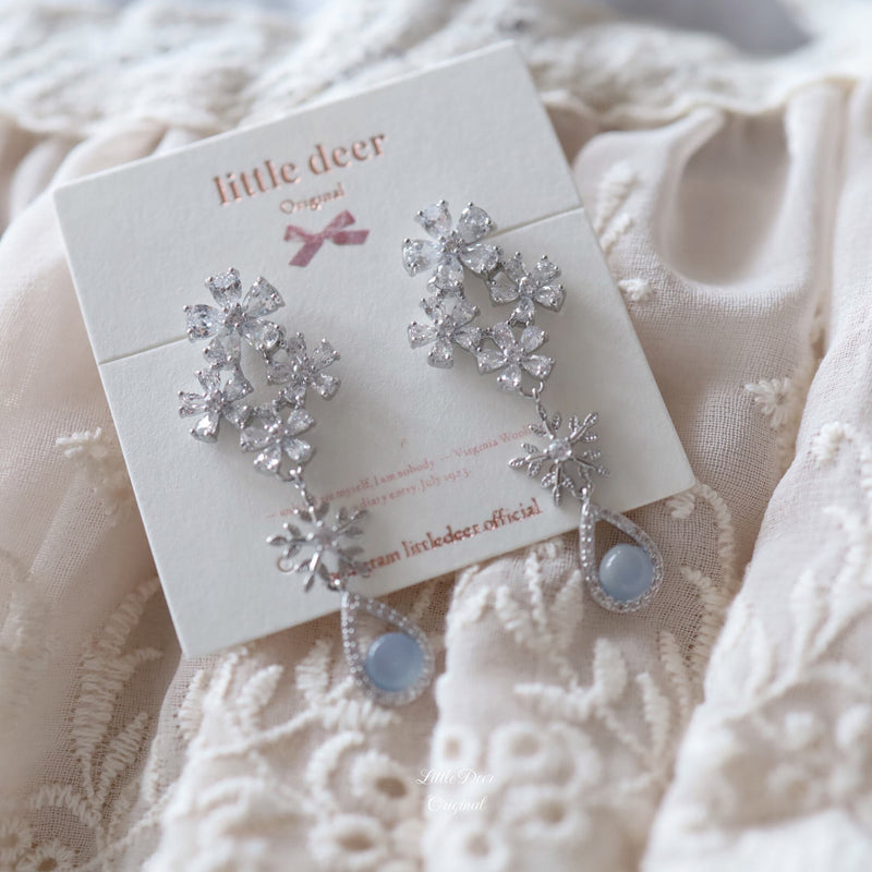 ♥人気再販♥ 儚い雪の結晶 ピアス/イヤリング