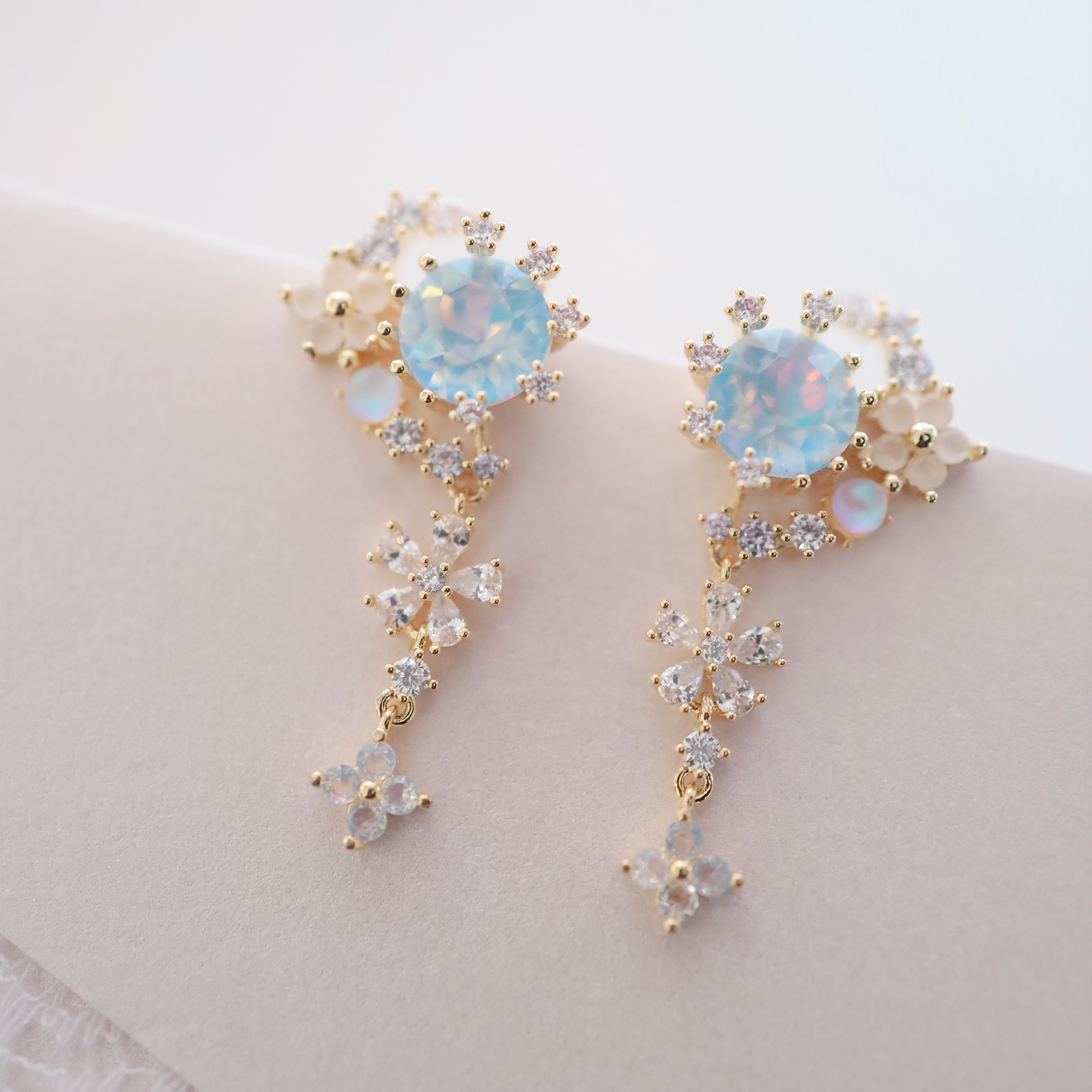 ♥人気再販♥ Moonlit Flower ピアス/イヤリング