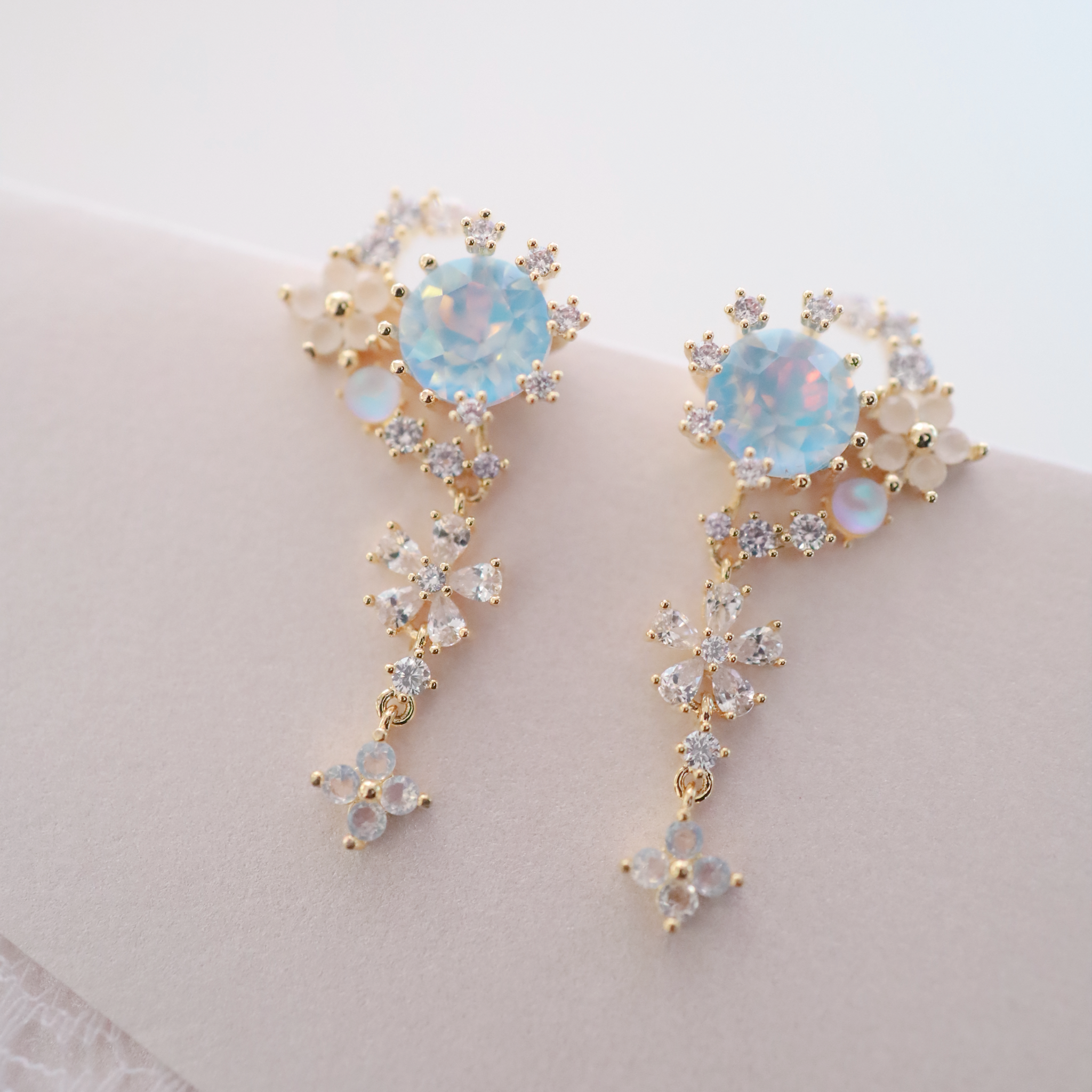 ♥人気再販♥ Moonlit Flower ピアス/イヤリング