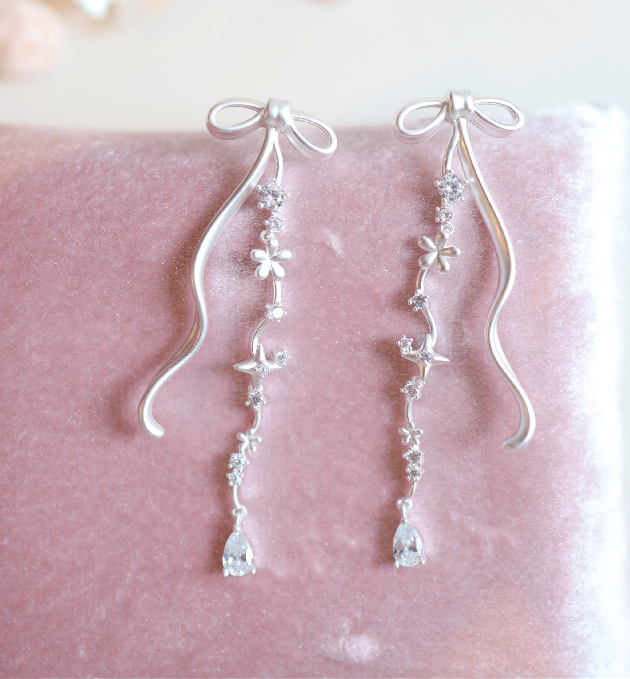 Ethereal Blossom ピアス/イヤリング