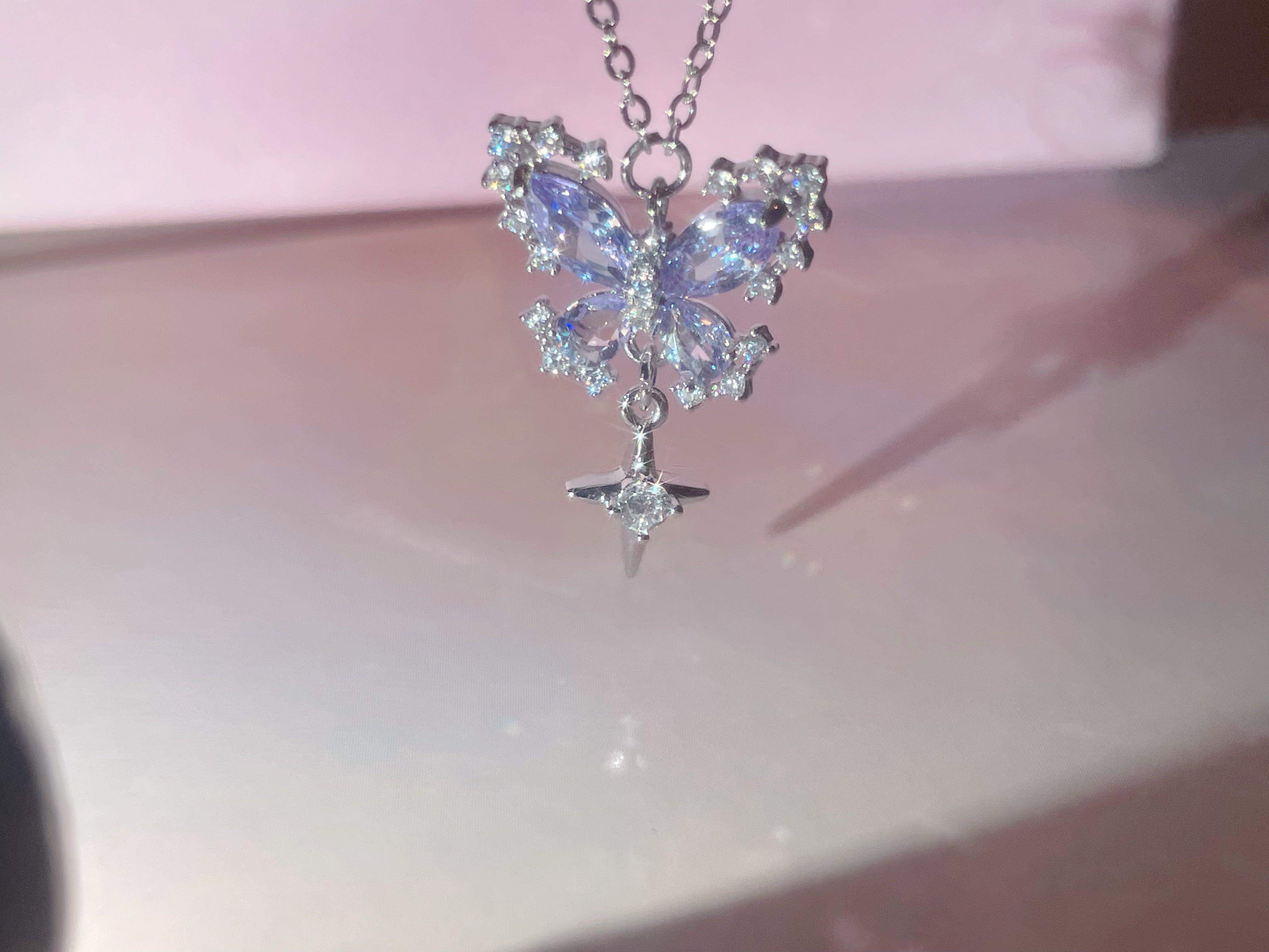 Mystic Butterfly ネックレス