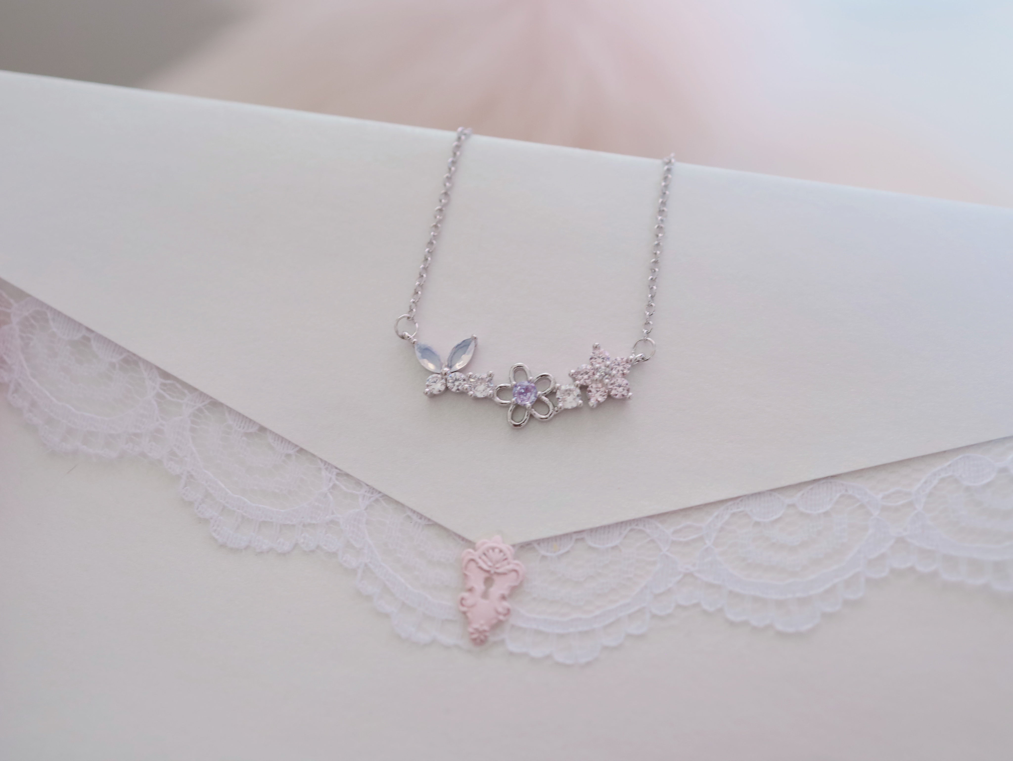 Flora Petal ネックレス