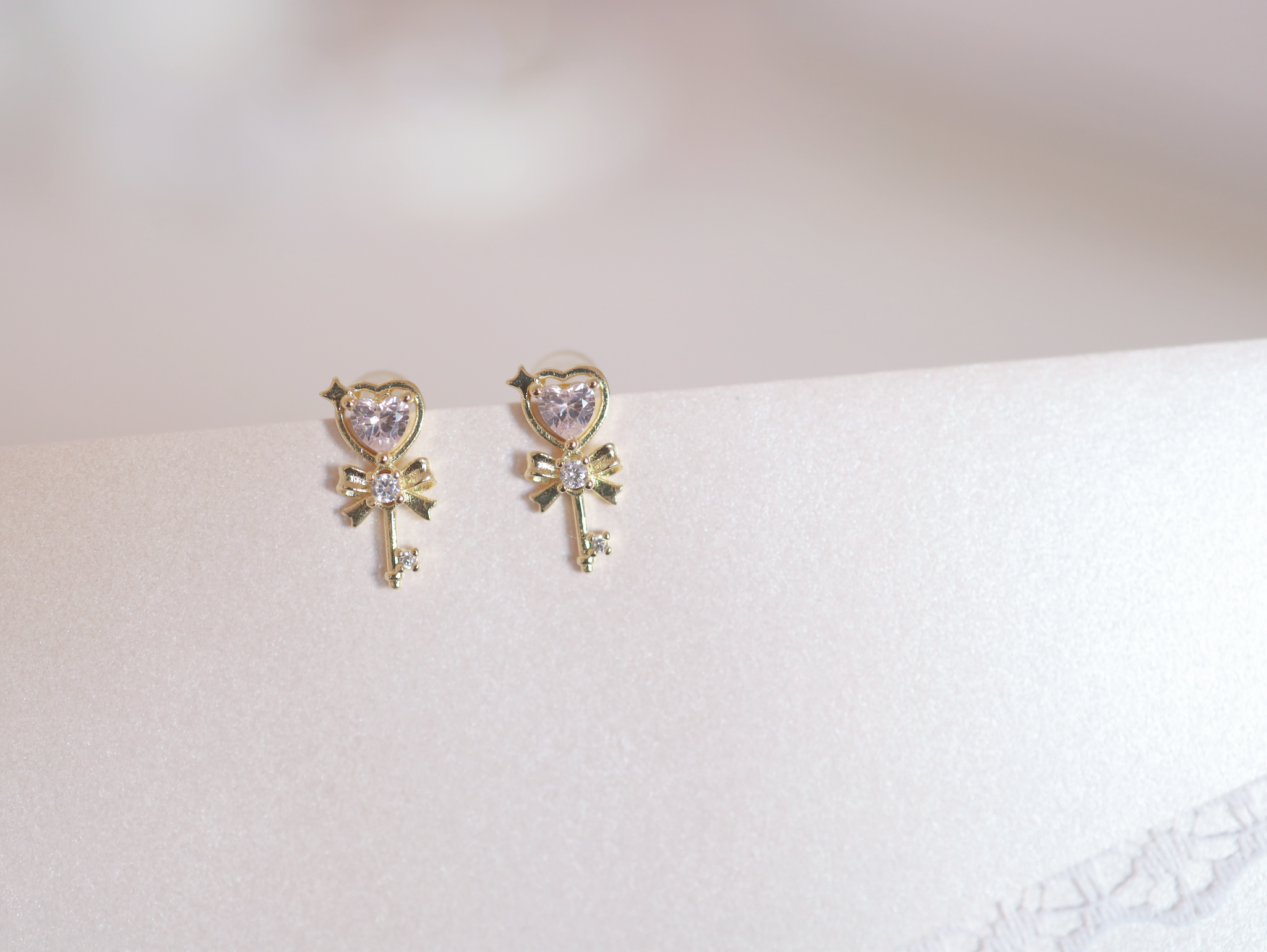 Ribbon Heart Key ピアス