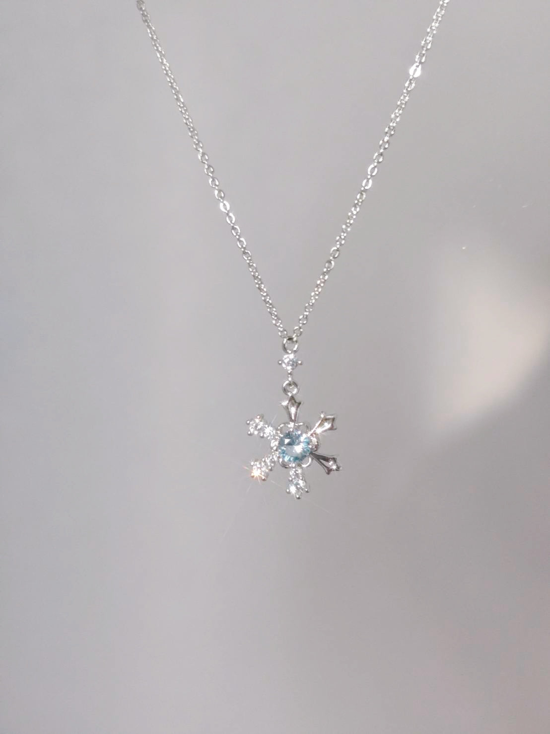 Frozen Snowflake ネックレス