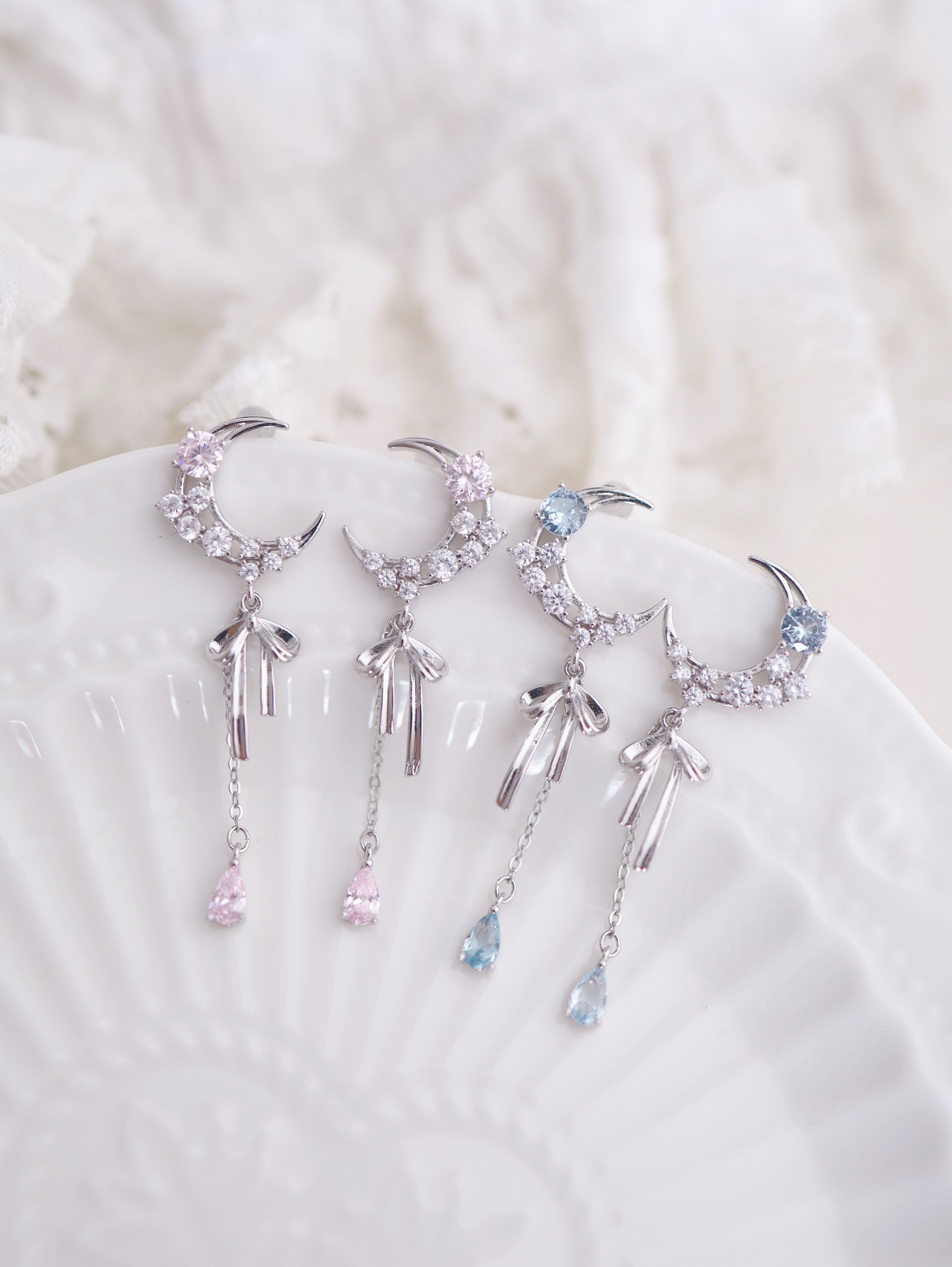 lunar ribbon ピアス