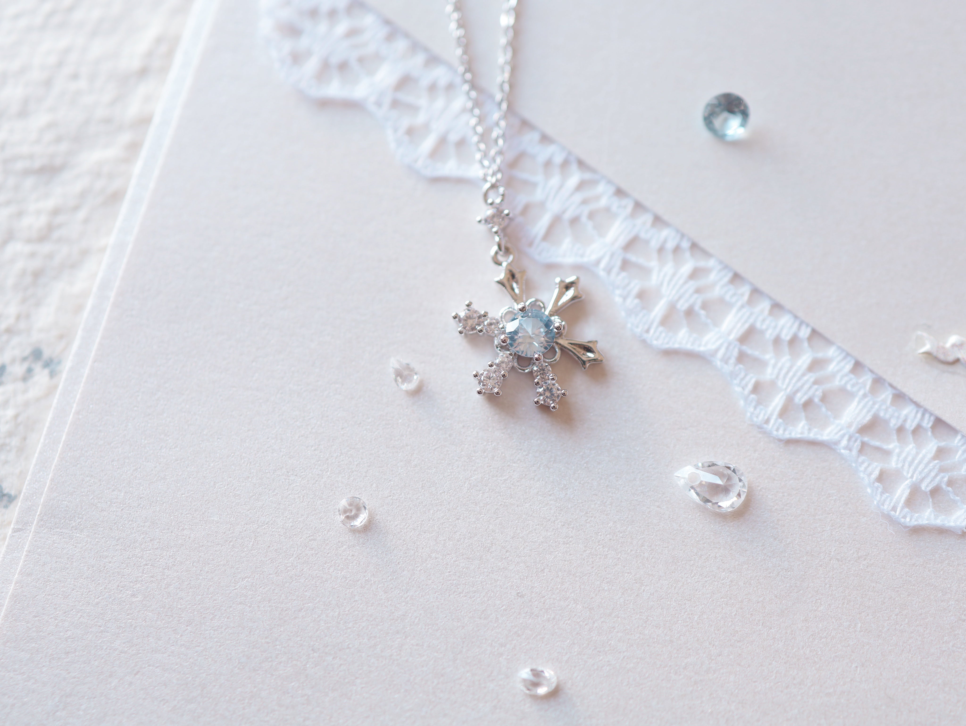 Frozen Snowflake ネックレス