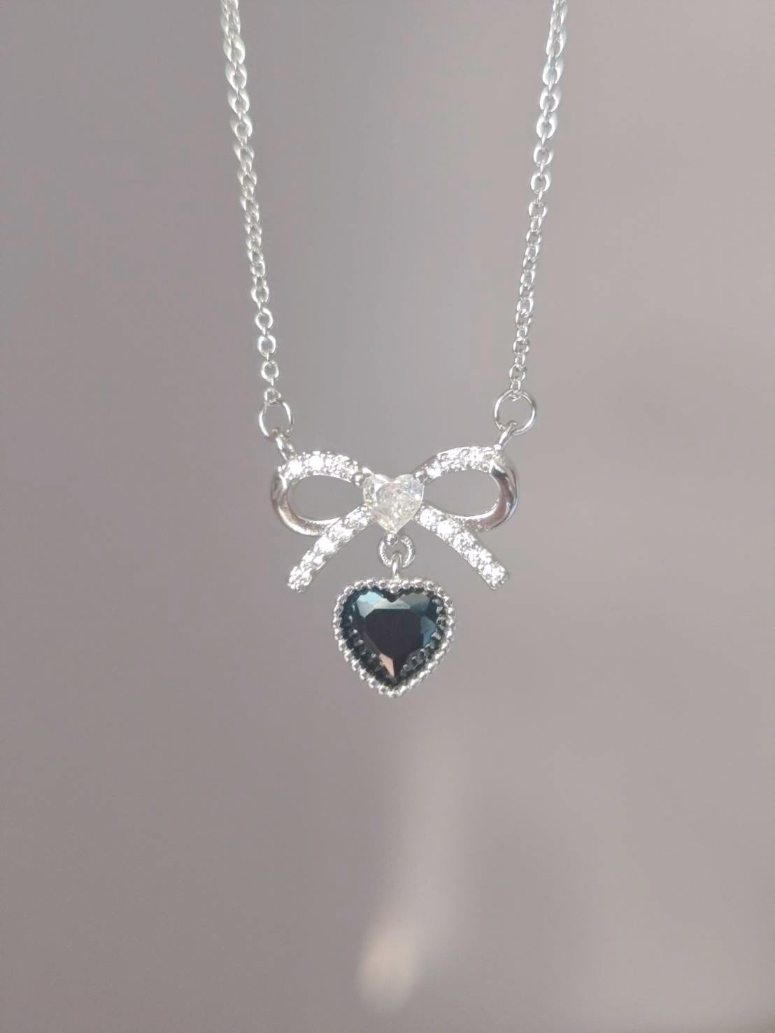 Lovely Knot ネックレス