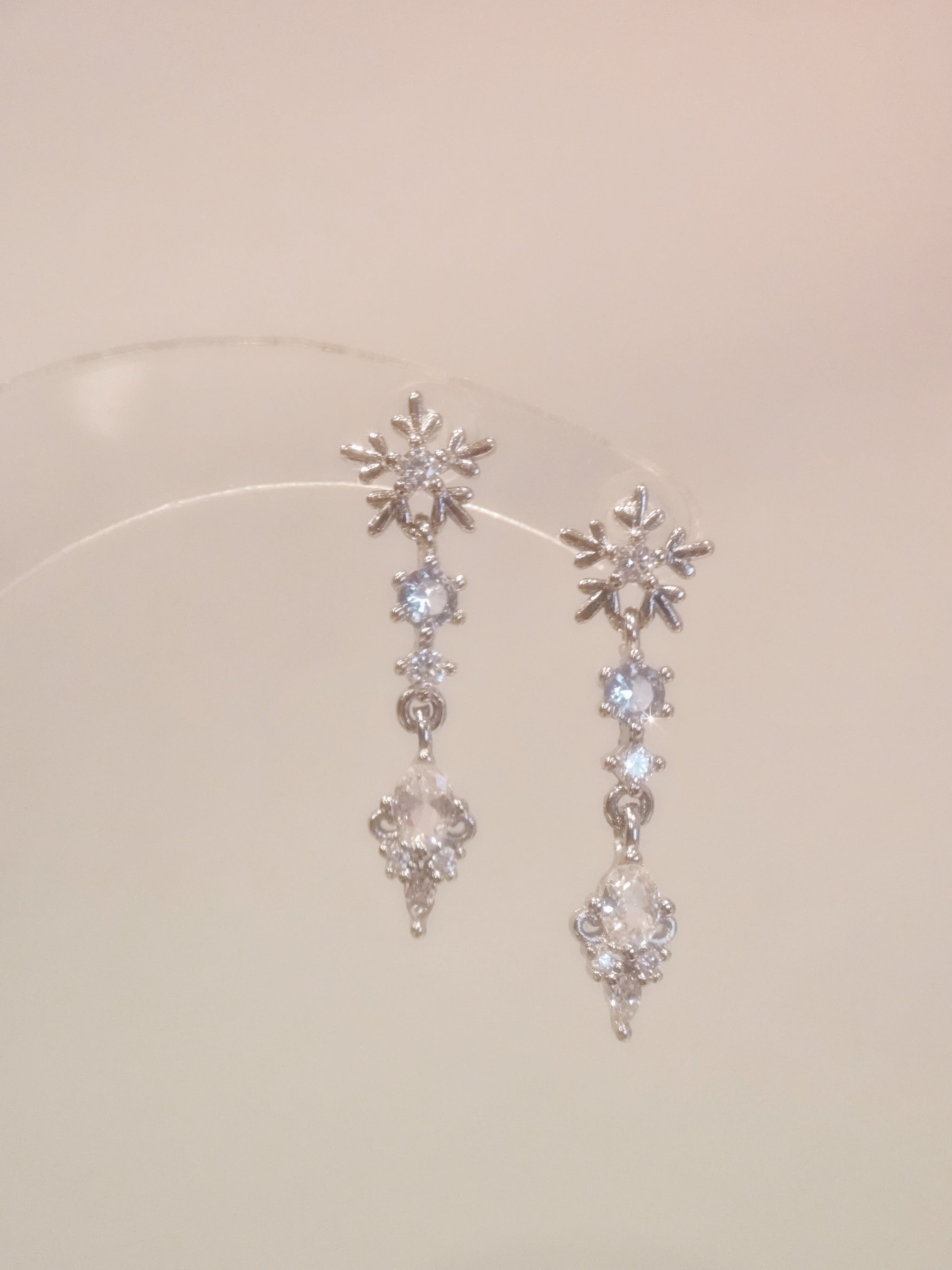 Snowflake Mirage ピアス