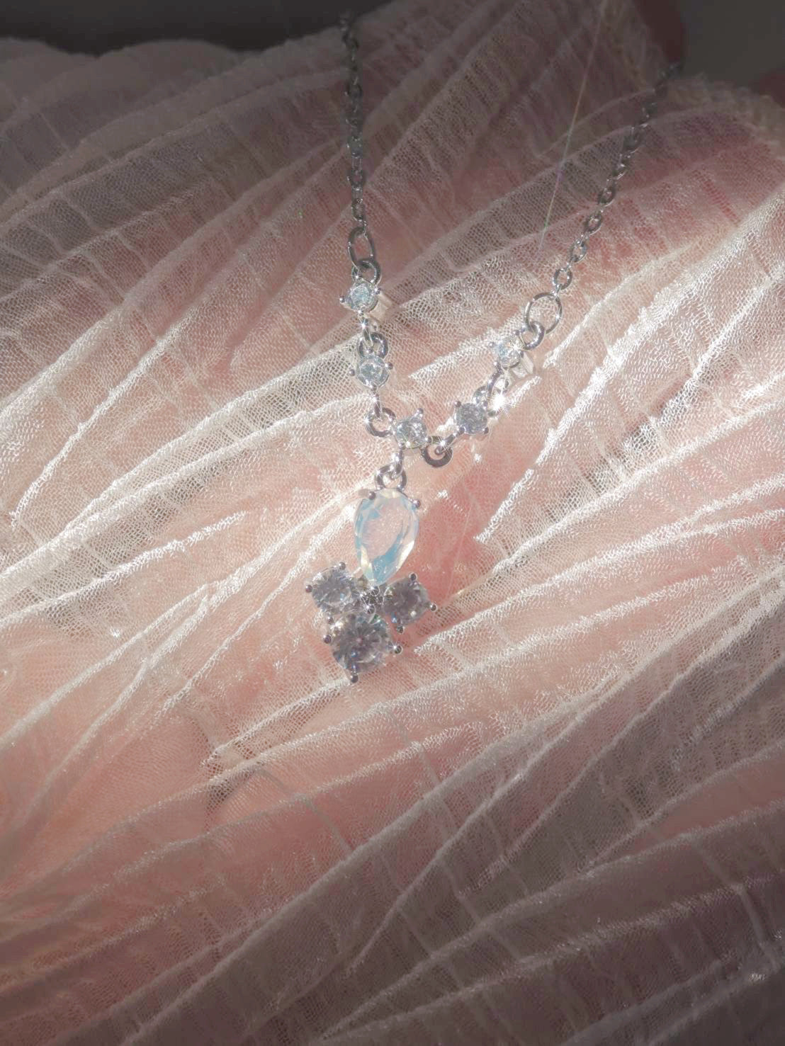 Crystal Dew ネックレス