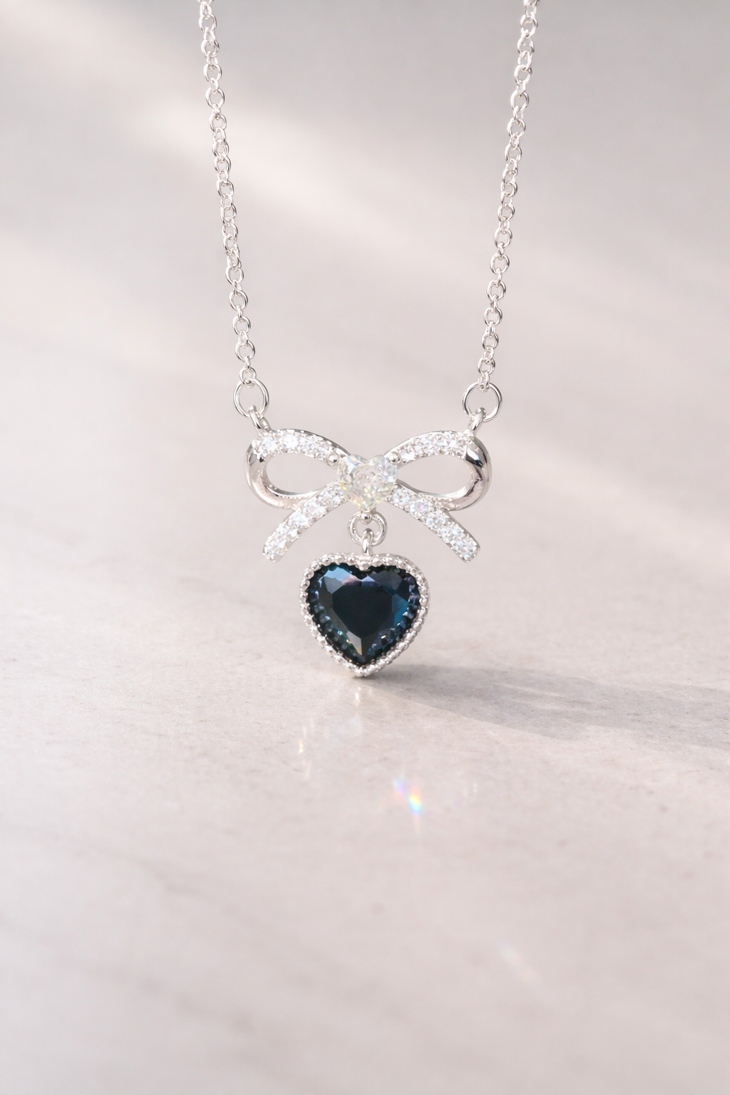 Lovely Knot ネックレス