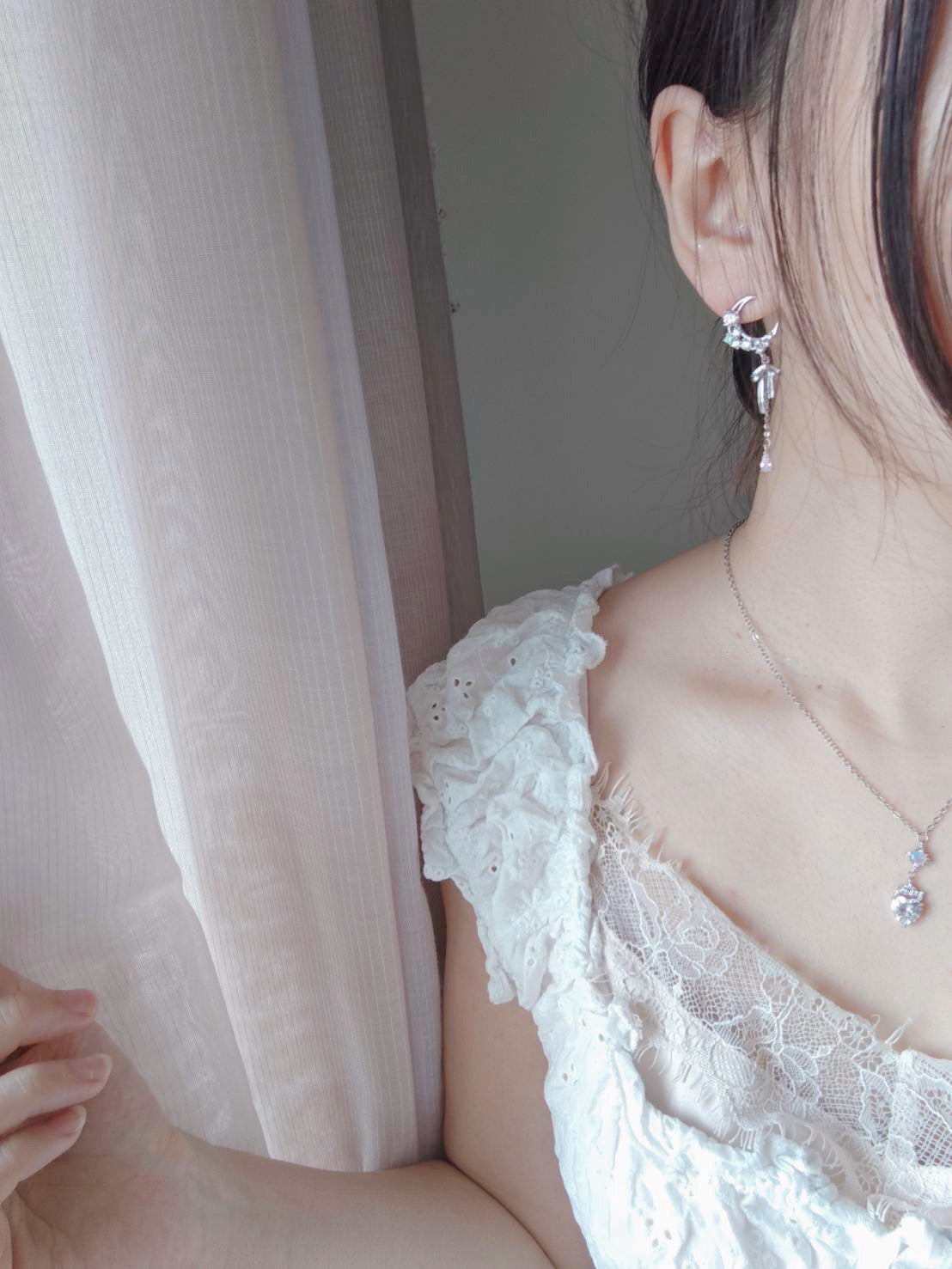 lunar ribbon ピアス