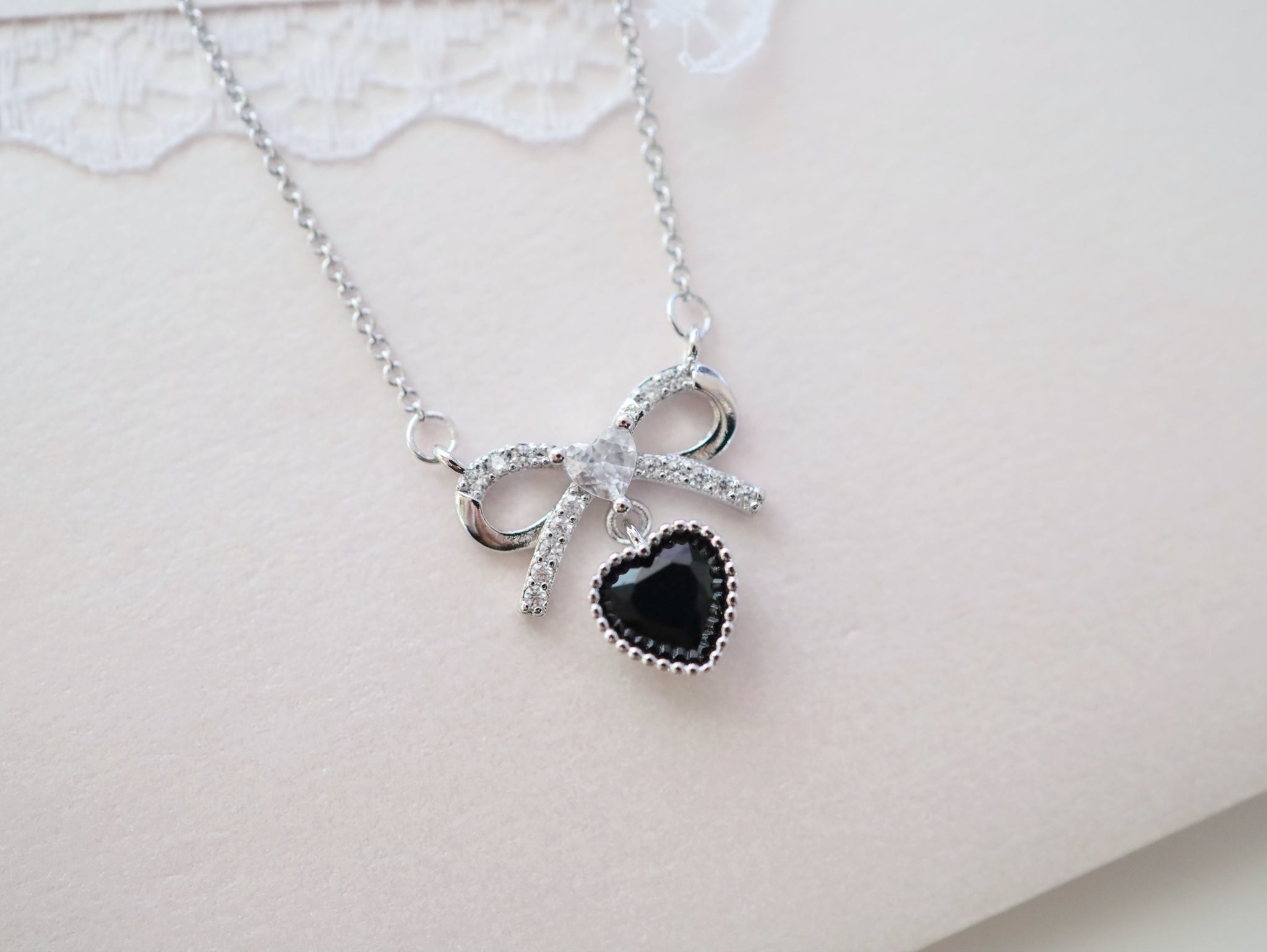 Lovely Knot ネックレス