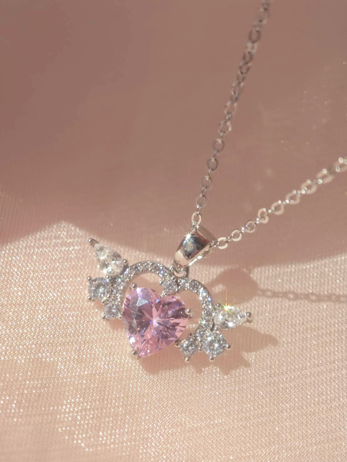 Heavenly Heart ネックレス