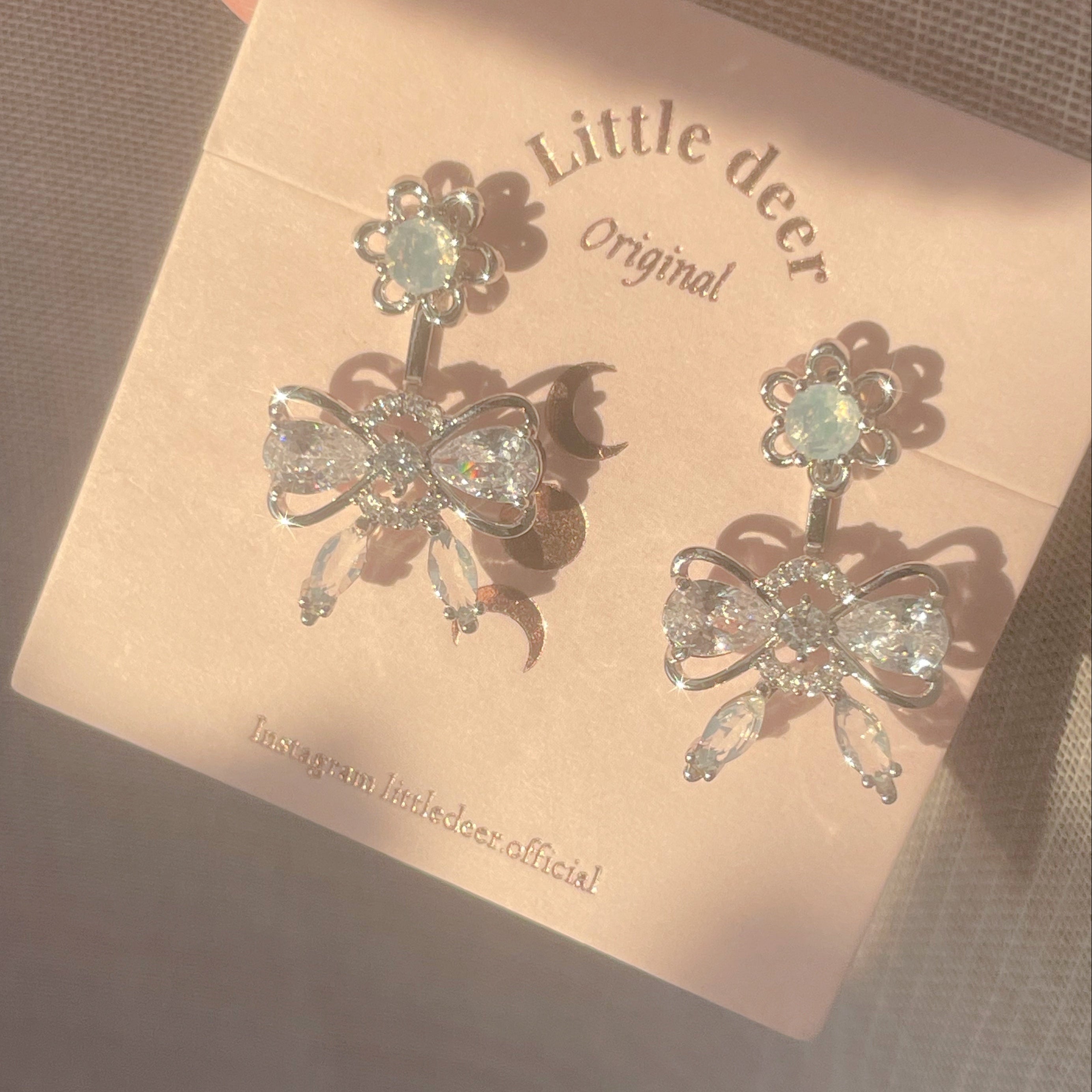 mii様order髪飾り　 〜儚いピンクのイヤリングとset♡〜 つまみ細工 髪飾り/白とピンクのダリア《受注製作》成人式/結婚式/和装