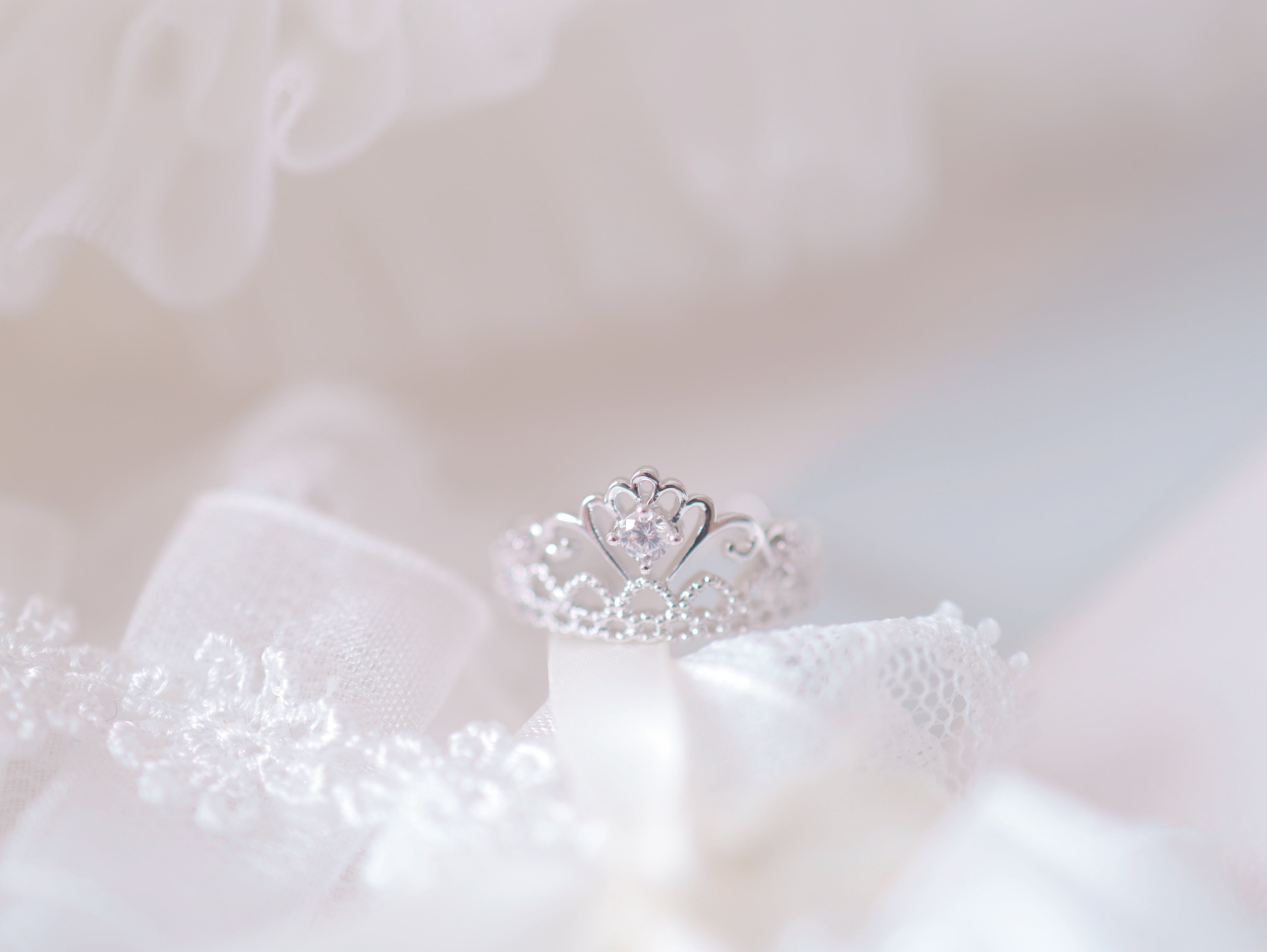 Swan Lace Glow リング