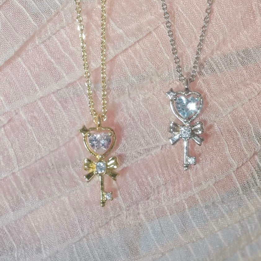 Ribbon Heart Key ネックレス