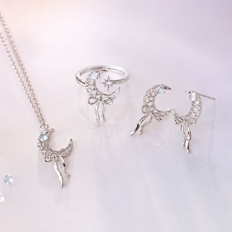 Ballet Luna ピアス