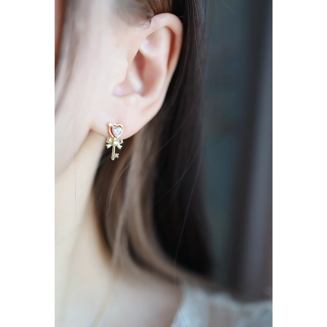 Ribbon Heart Key ピアス