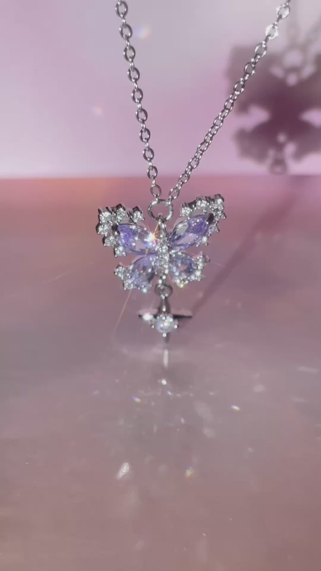 Mystic Butterfly ネックレス